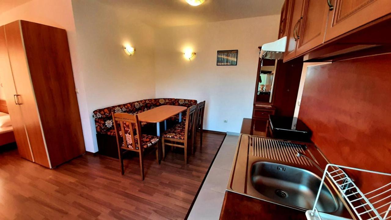 Adri Guest House Nesebar Exteriér fotografie